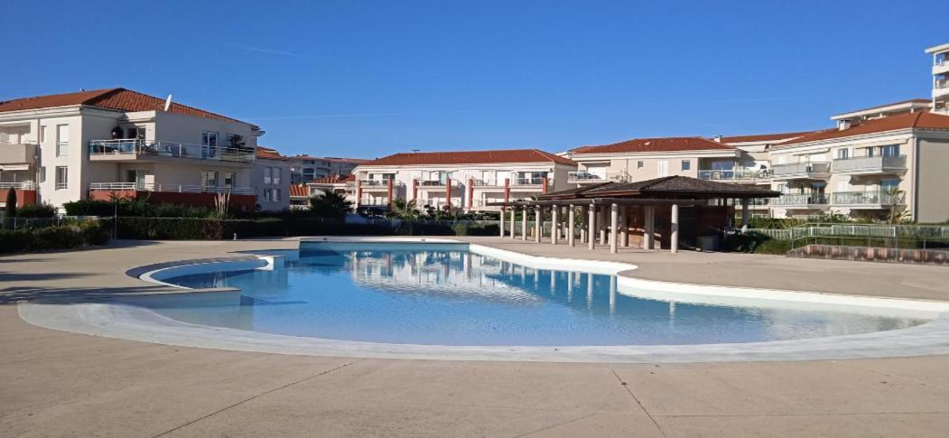 Feels Like Juan Flore - Air-conditioned Furnished With Terrace & Parking Appartamento